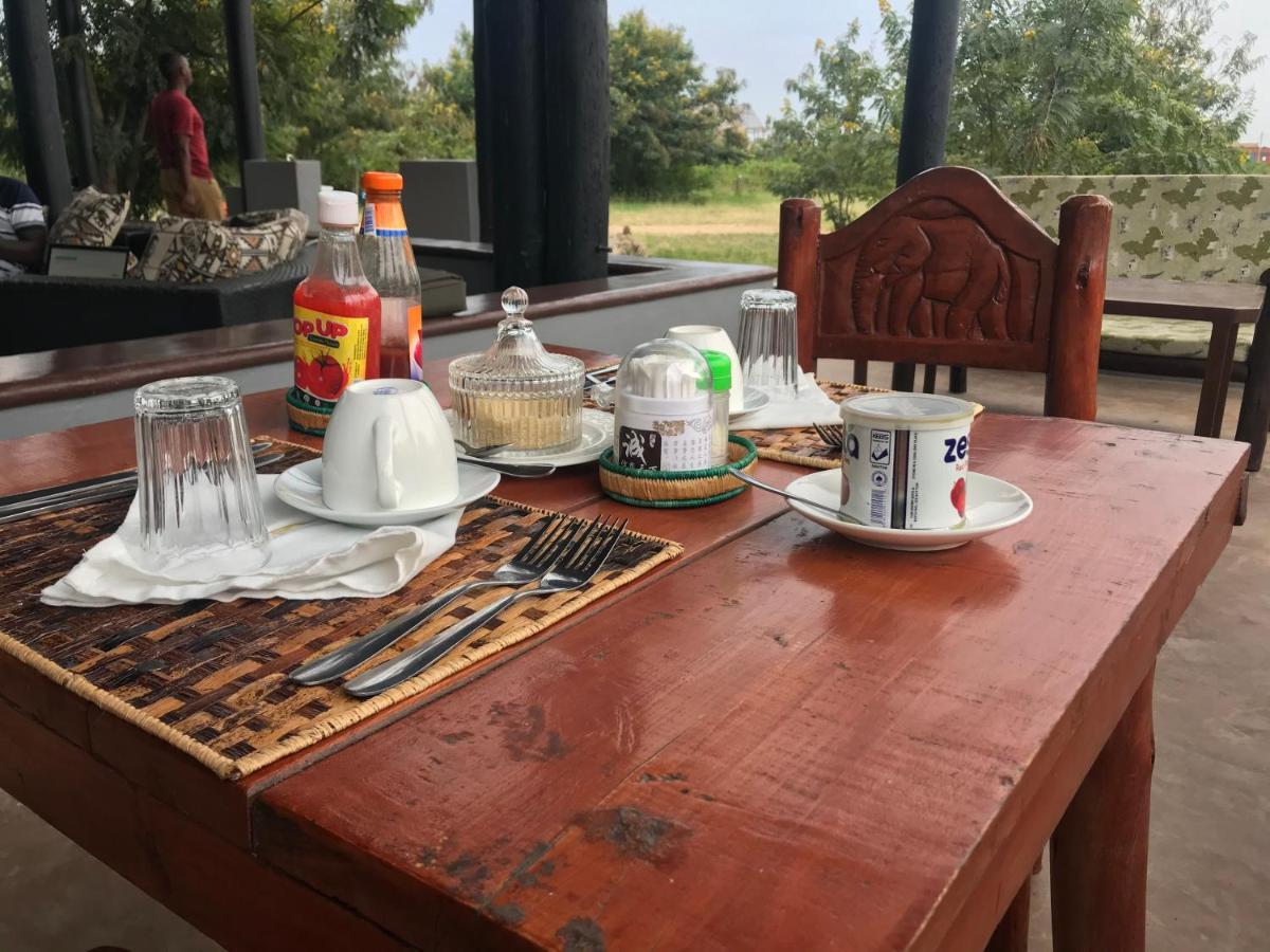 Enshama Game Lodge And Campsite Katunguru Екстериор снимка